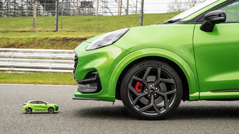 To Ford Puma ST τα έβαλε στην πίστα με μινιατούρα!